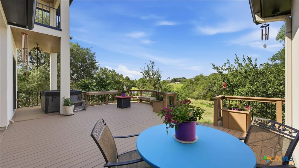 210 Jeff Vaughn Blanco, TX 78606