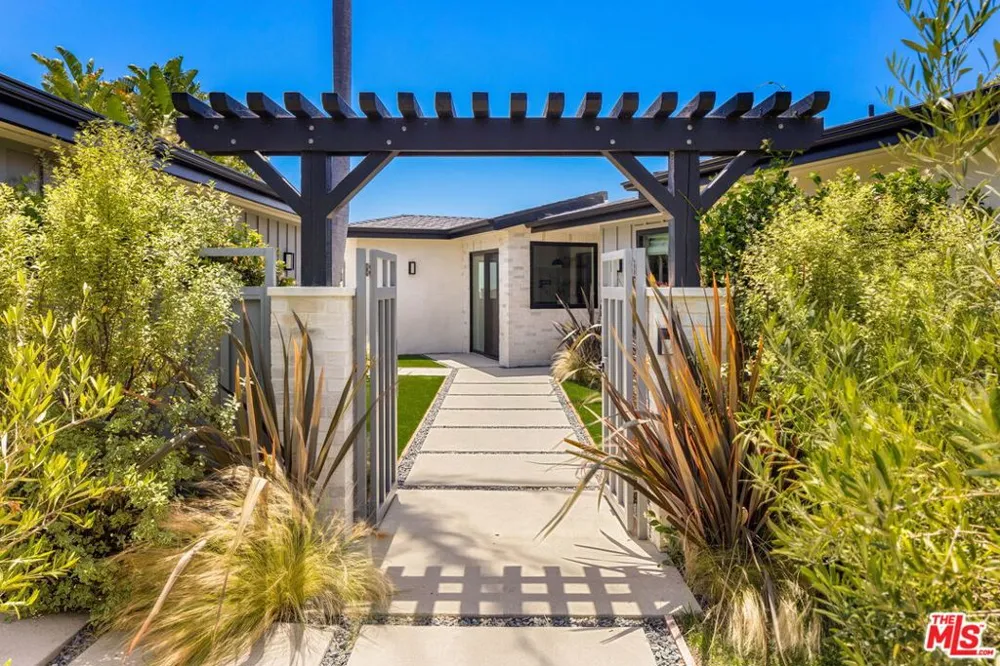 17810 Sabbiadoro Way Pacific Palisades, CA 90272