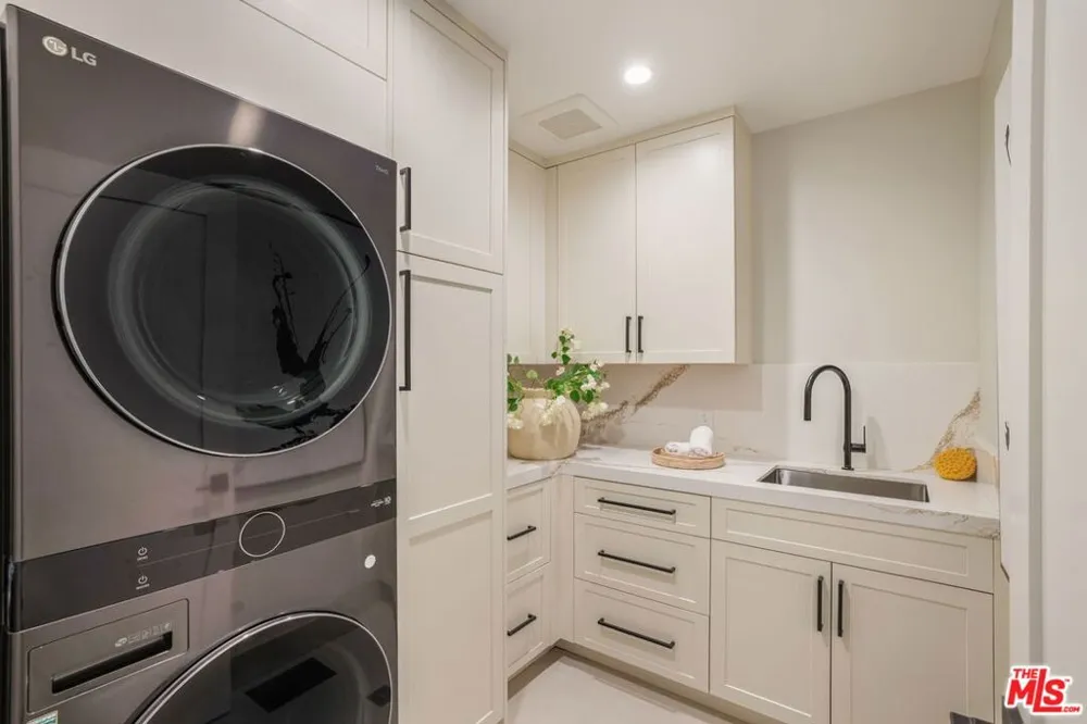 17810 Sabbiadoro Way Pacific Palisades, CA 90272