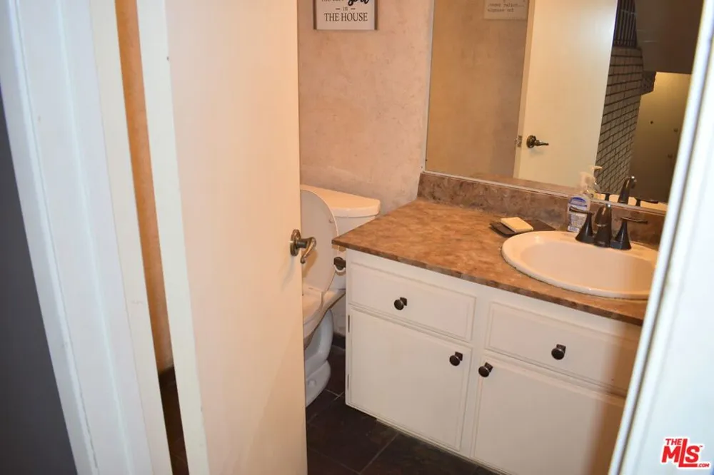 1711 Grismer Avenue #63 Burbank, CA 91504