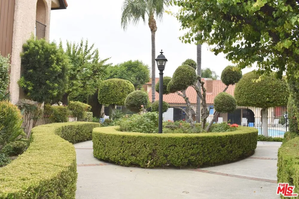 1711 Grismer Avenue #63 Burbank, CA 91504