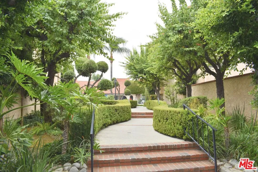 1711 Grismer Avenue #63 Burbank, CA 91504