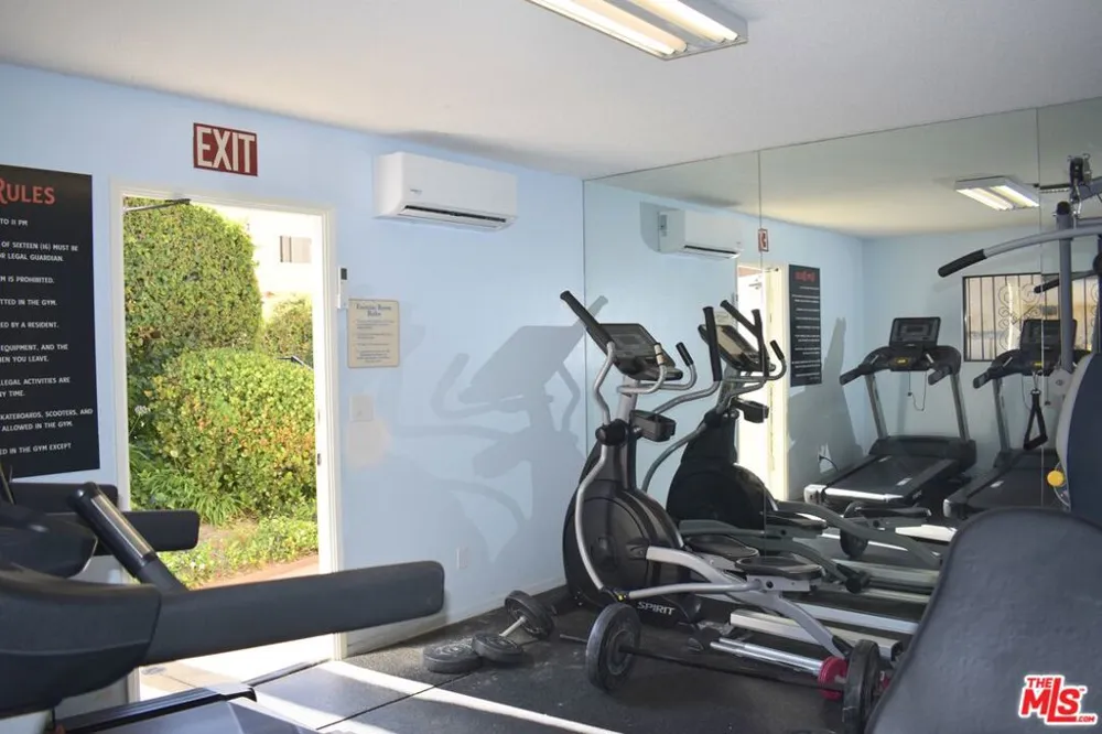 1711 Grismer Avenue #63 Burbank, CA 91504