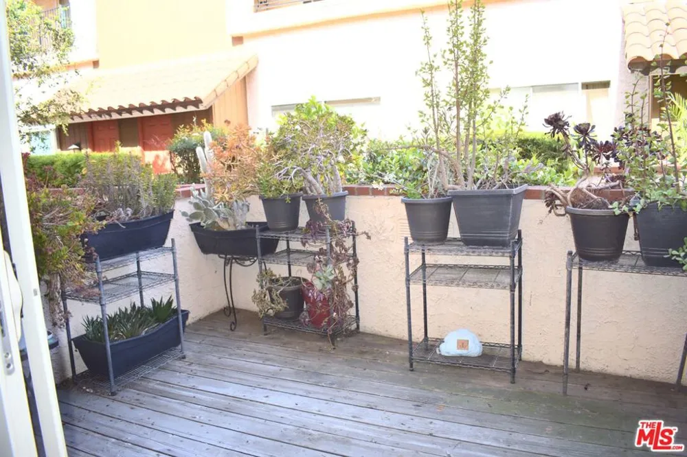 1711 Grismer Avenue #63 Burbank, CA 91504