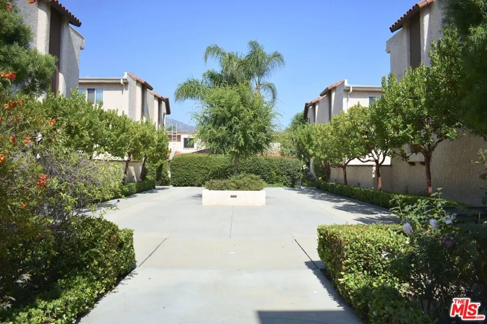 1711 Grismer Avenue #63 Burbank, CA 91504