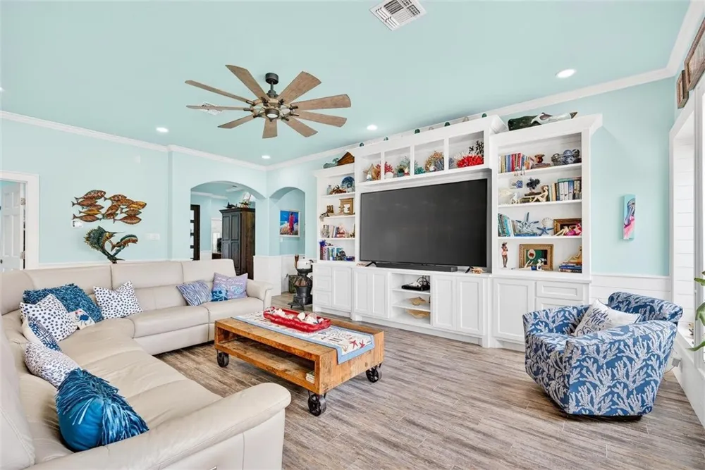616 Shoreline Circle Port Aransas, TX 78373
