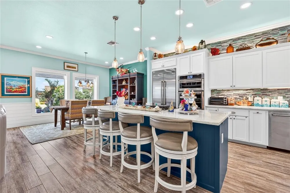 616 Shoreline Circle Port Aransas, TX 78373