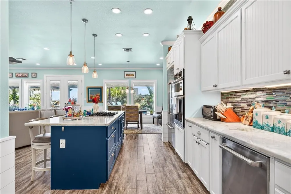 616 Shoreline Circle Port Aransas, TX 78373