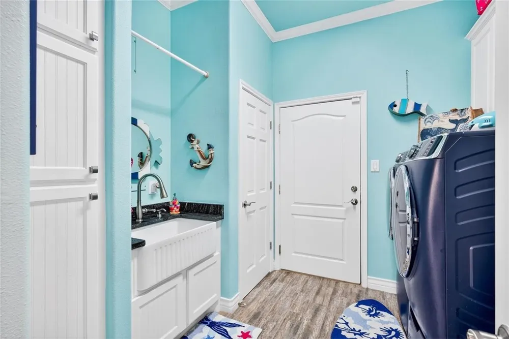 616 Shoreline Circle Port Aransas, TX 78373