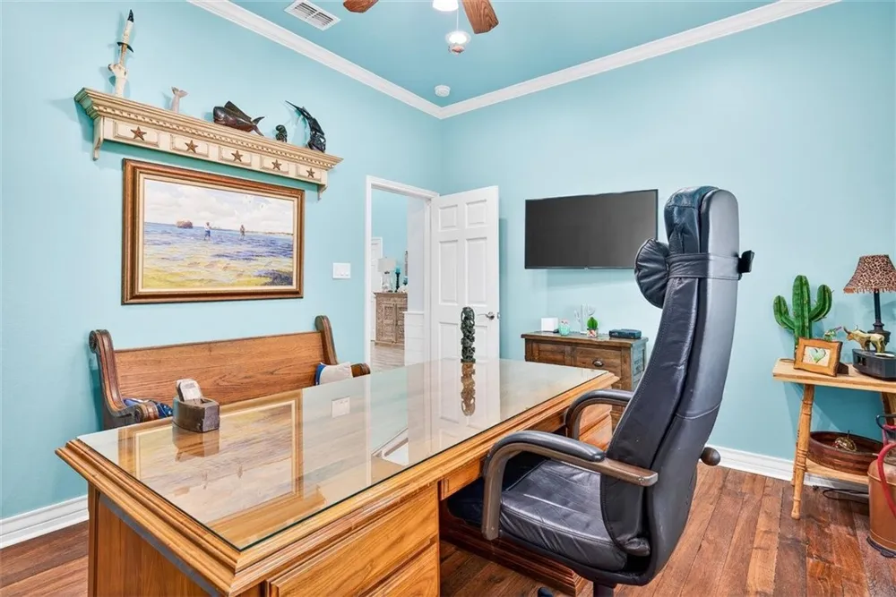 616 Shoreline Circle Port Aransas, TX 78373