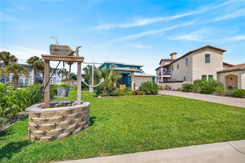 616 Shoreline Circle Port Aransas, TX 78373