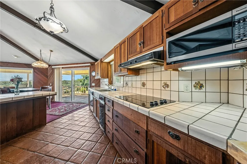 10359 Pebble Beach Kelseyville, CA 95451