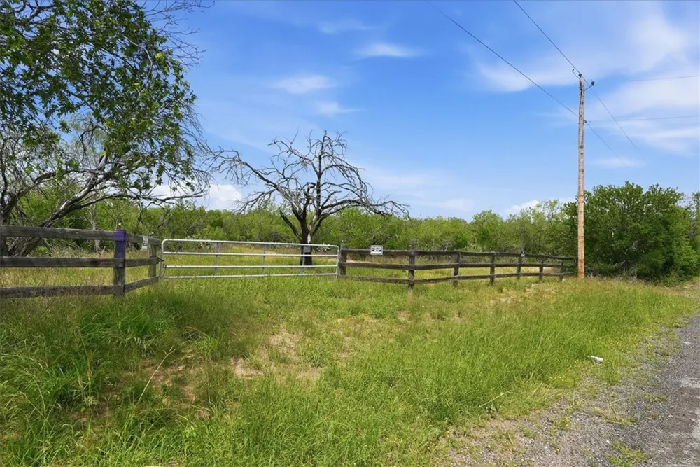 130 Choke Canyon Estates Three Rivers, TX 78071
