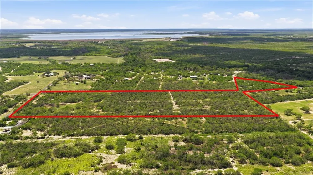 130 Choke Canyon Estates Three Rivers, TX 78071