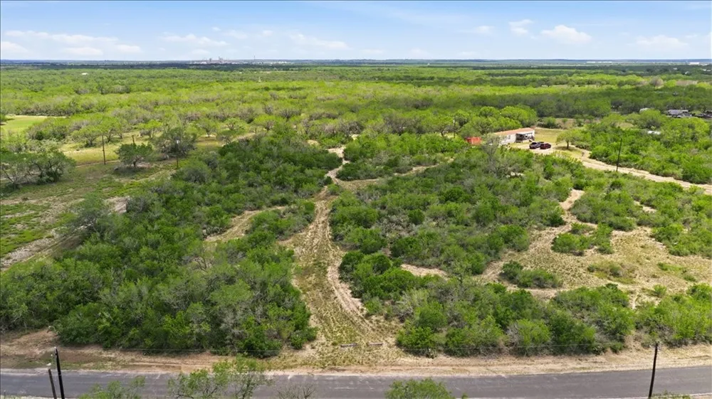 130 Choke Canyon Estates Three Rivers, TX 78071