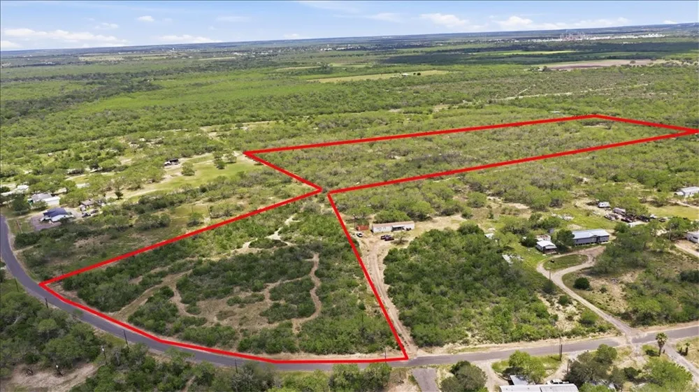 130 Choke Canyon Estates Three Rivers, TX 78071