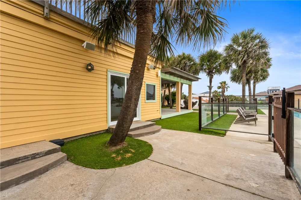 400 S 12th Street Port Aransas, TX 78373