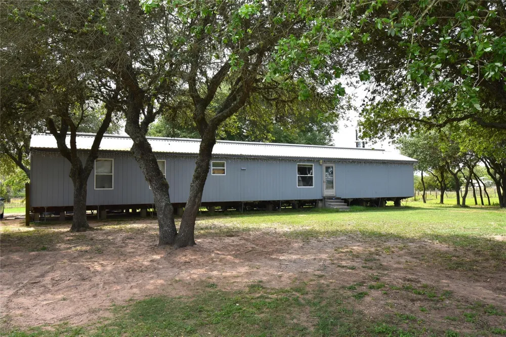 13337 Us Highway 90a E Hallettsville, TX 77964