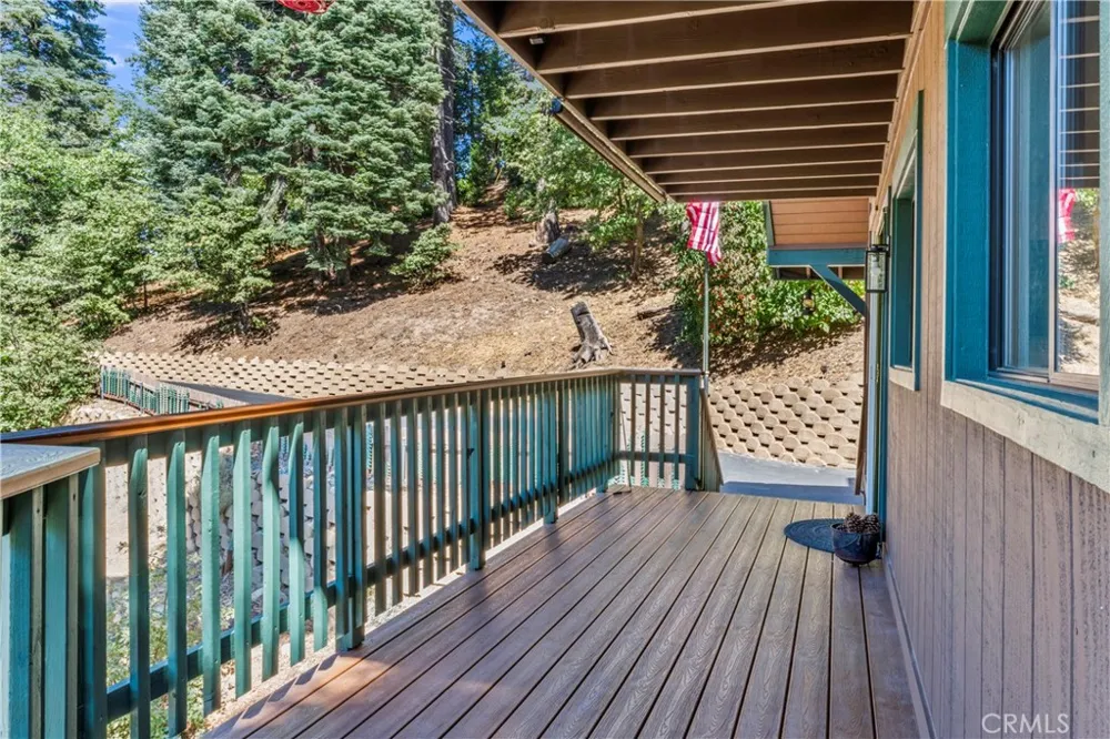 899 Blueridge Drive Lake Arrowhead, CA 92385