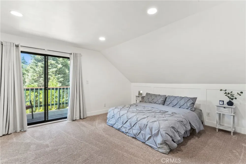 899 Blueridge Drive Lake Arrowhead, CA 92385