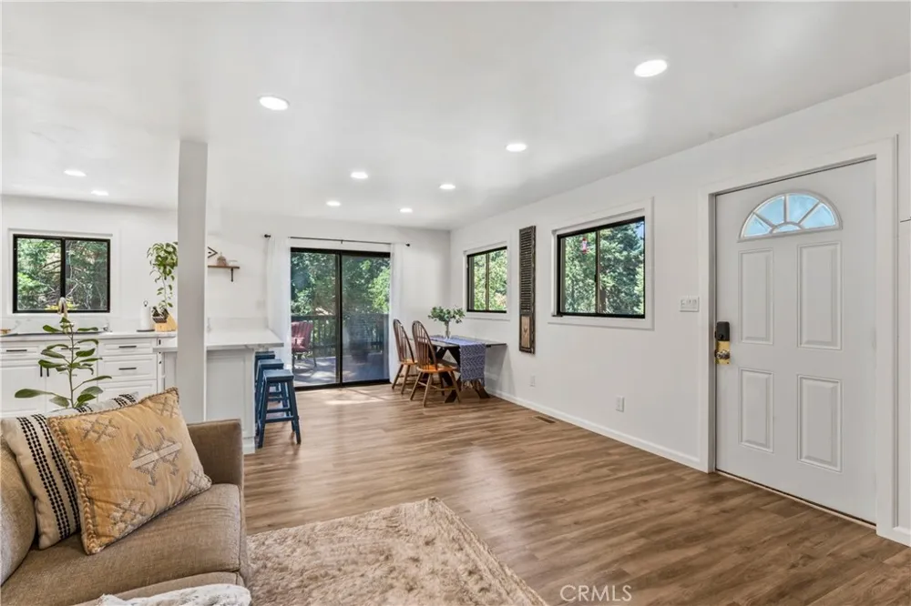 899 Blueridge Drive Lake Arrowhead, CA 92385