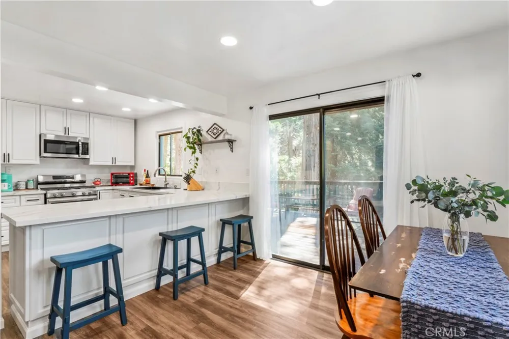899 Blueridge Drive Lake Arrowhead, CA 92385