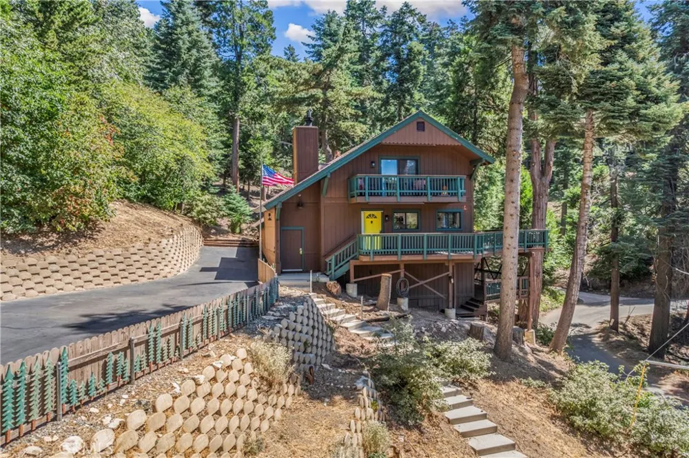 899 Blueridge Drive Lake Arrowhead, CA 92385