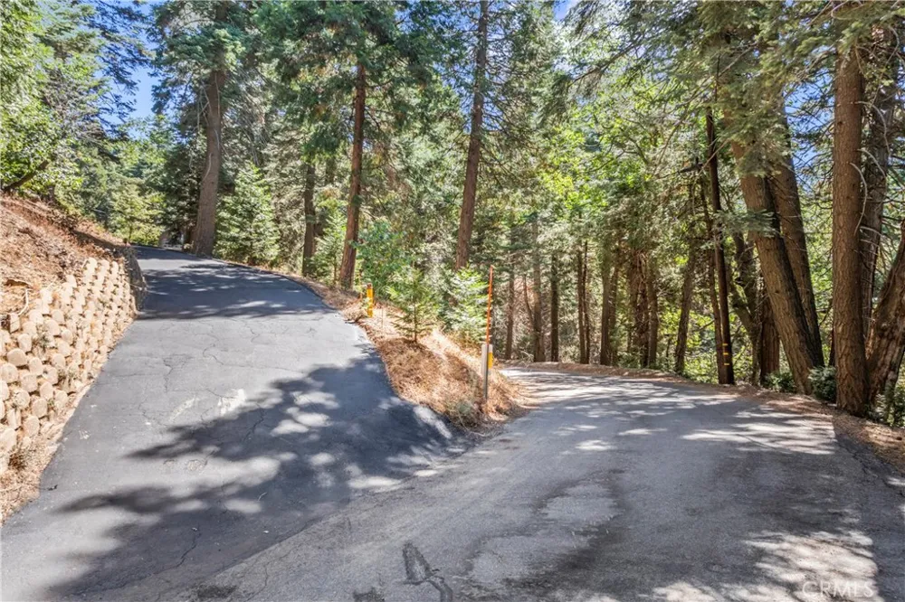 899 Blueridge Drive Lake Arrowhead, CA 92385