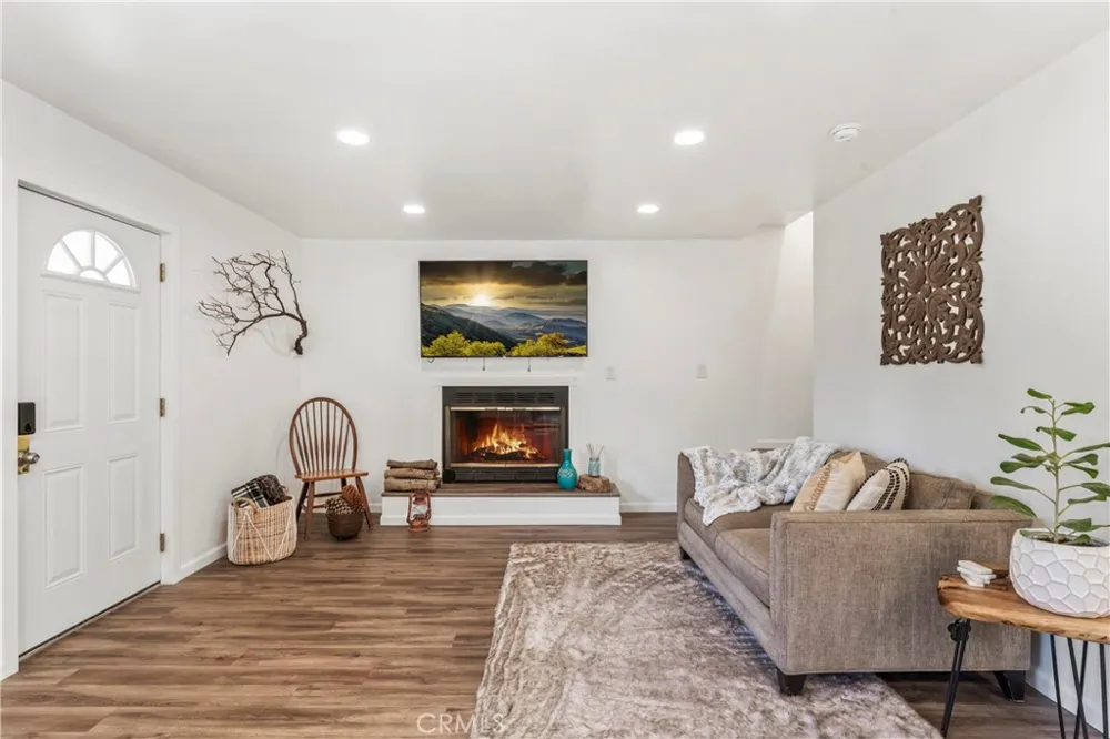 899 Blueridge Drive Lake Arrowhead, CA 92385