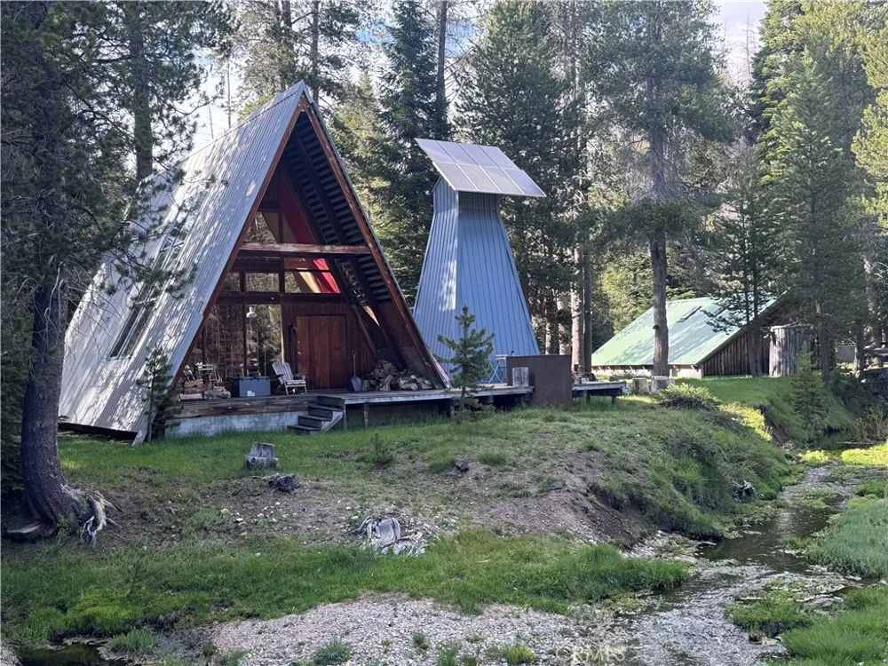 10 Beasore Road Bass Lake, CA 93604