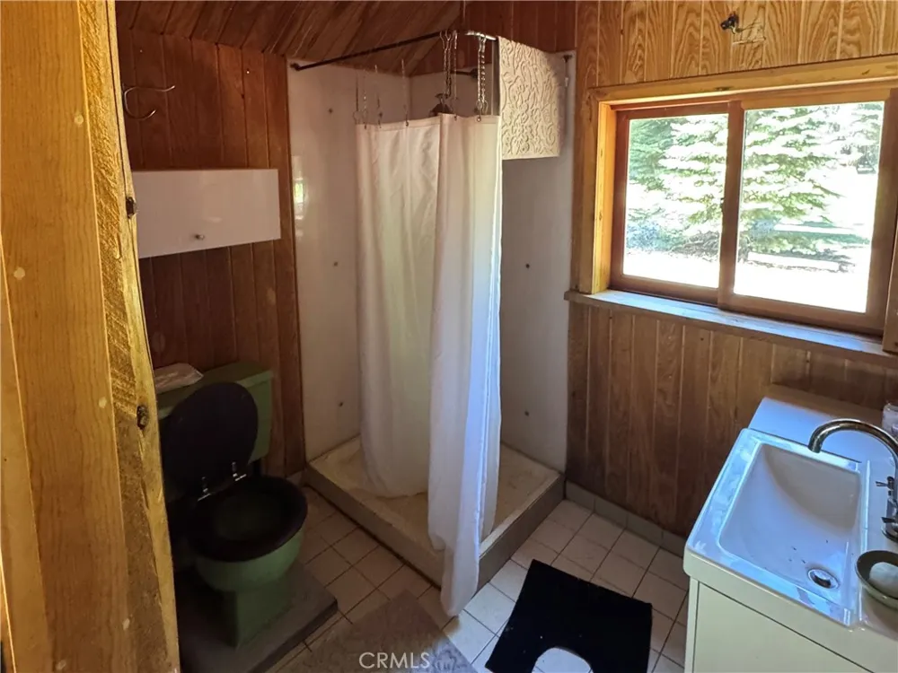 10 Beasore Road Bass Lake, CA 93604
