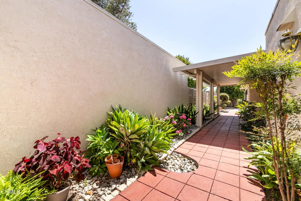 2210 Placita San Dimas Camarillo, CA 93010