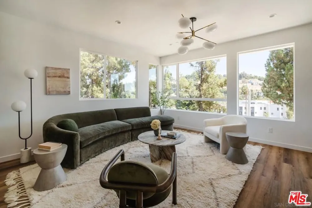 3852 Emery Lane Los Angeles, CA 90065