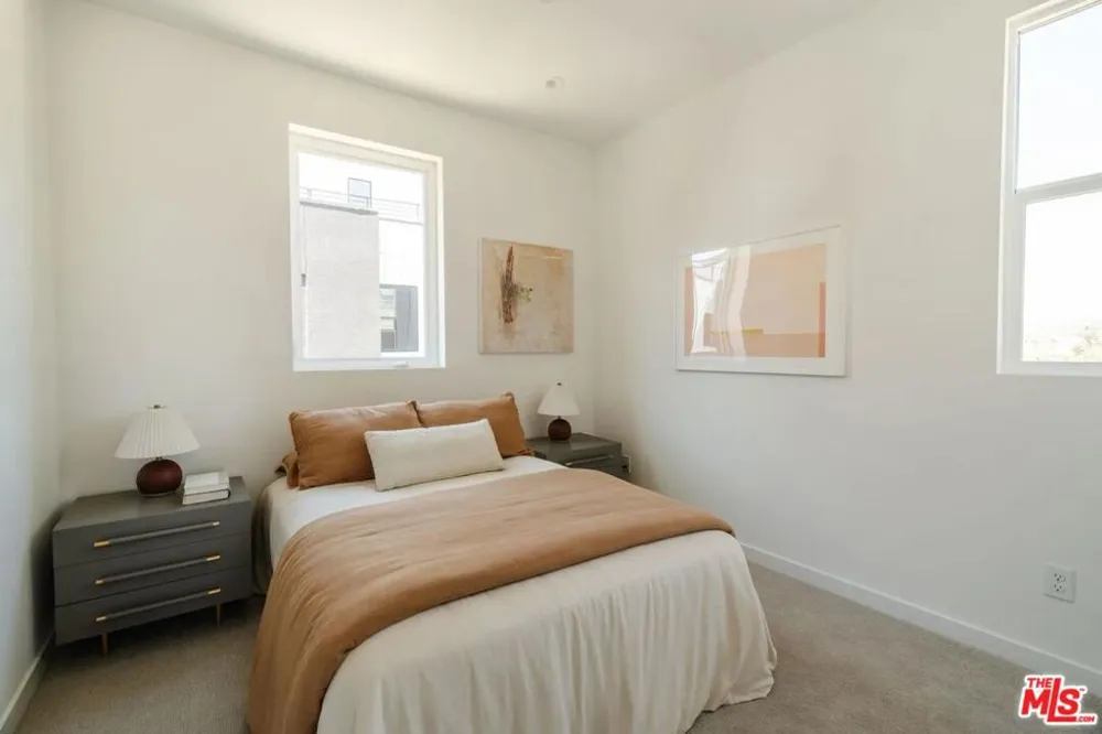 3852 Emery Lane Los Angeles, CA 90065