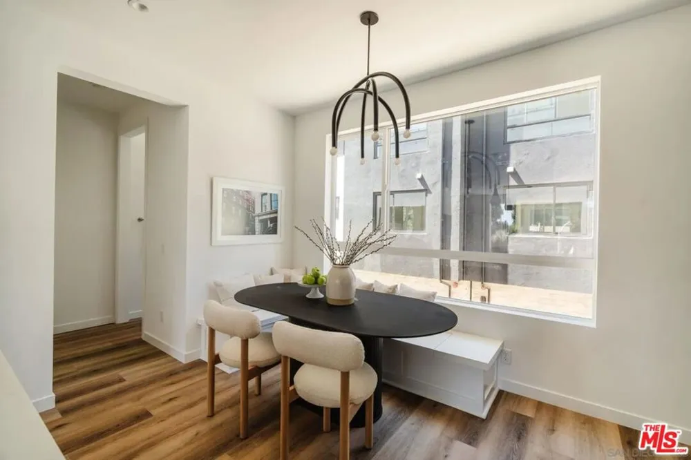 3852 Emery Lane Los Angeles, CA 90065