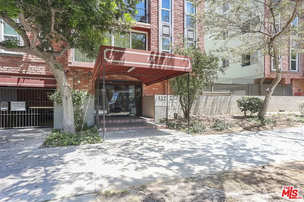 532 Rossmore Avenue #203 Los Angeles, CA 90004