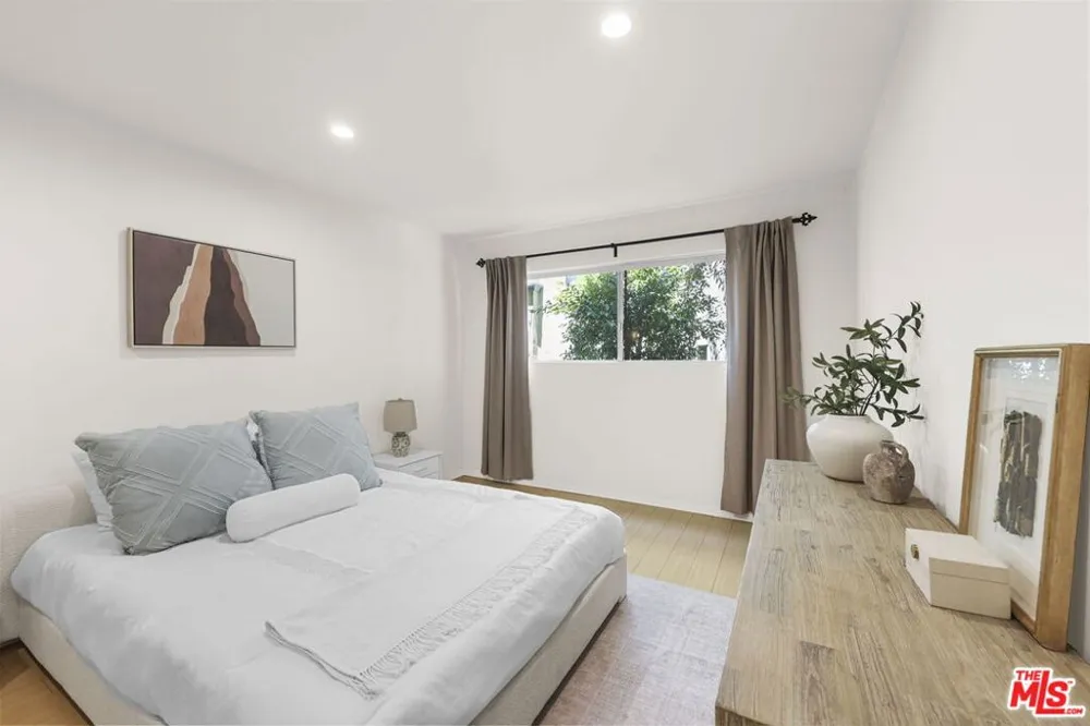 532 Rossmore Avenue #203 Los Angeles, CA 90004