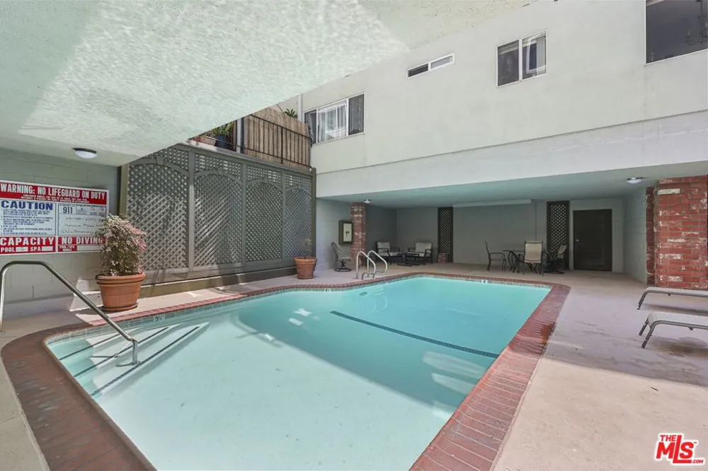 532 Rossmore Avenue #203 Los Angeles, CA 90004
