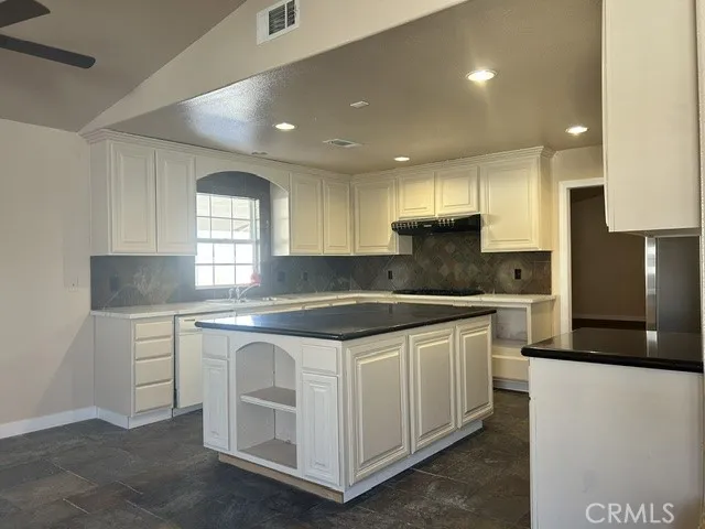 13955 Okesa Apple Valley, CA 92307