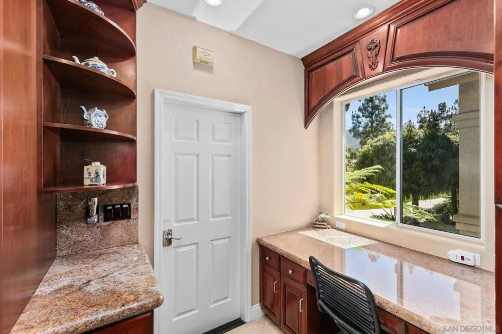 2389 Victoria Circle Alpine, CA 91901
