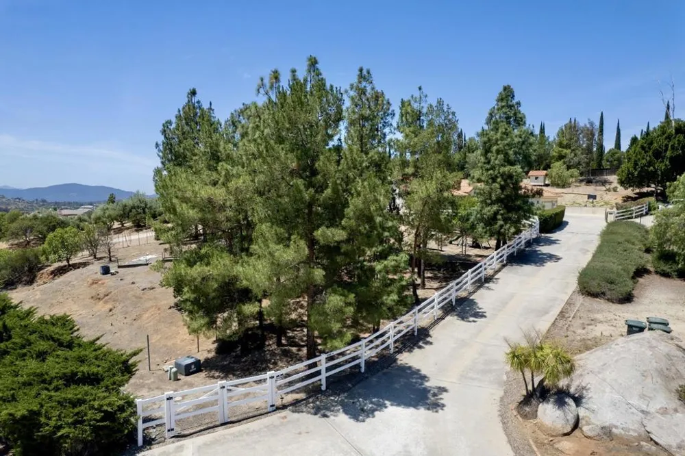 2389 Victoria Circle Alpine, CA 91901