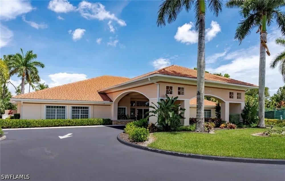 Berkshire Pines Drive Naples, FL 34104
