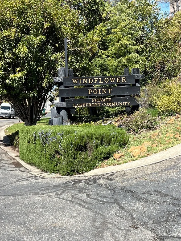 9511 Windflower Pt Clearlake, CA 95422