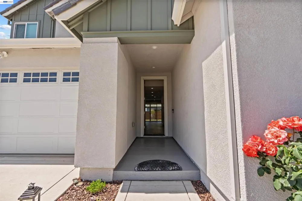 3482 Dobbins Ct Lathrop, CA 95330