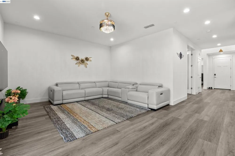 3482 Dobbins Ct Lathrop, CA 95330