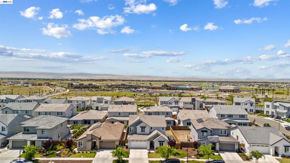 3482 Dobbins Ct Lathrop, CA 95330