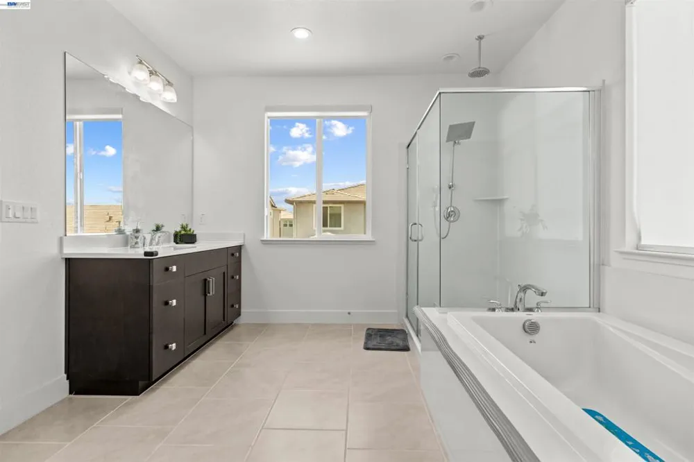 3482 Dobbins Ct Lathrop, CA 95330