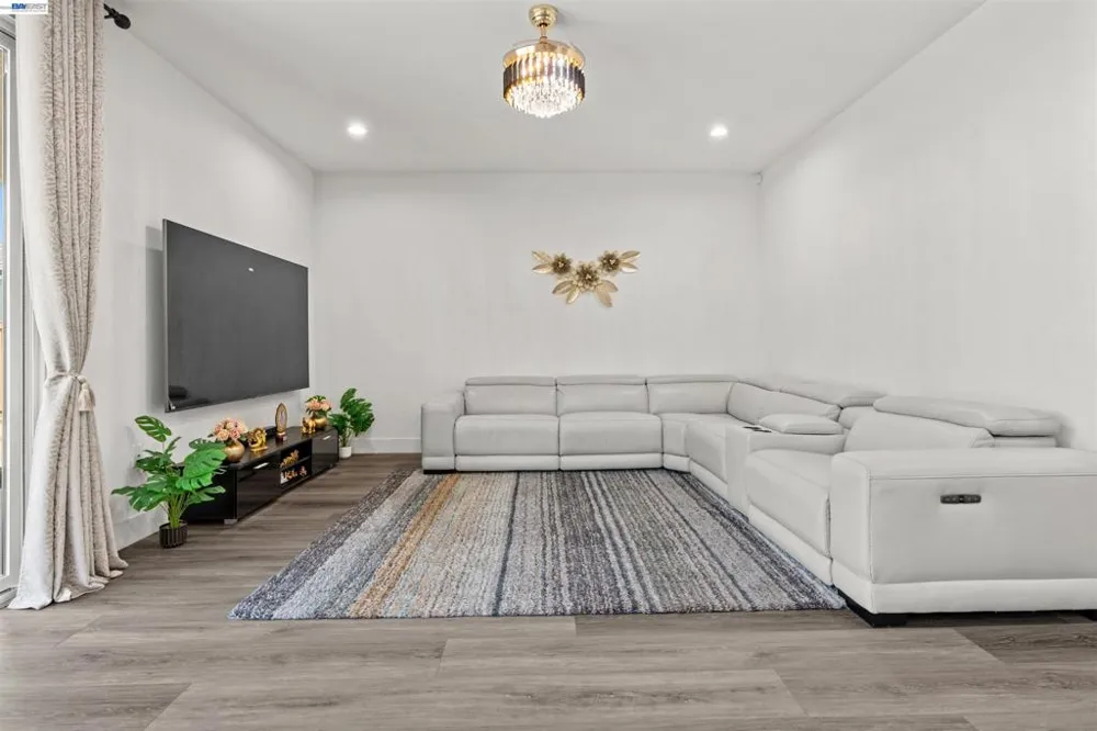 3482 Dobbins Ct Lathrop, CA 95330