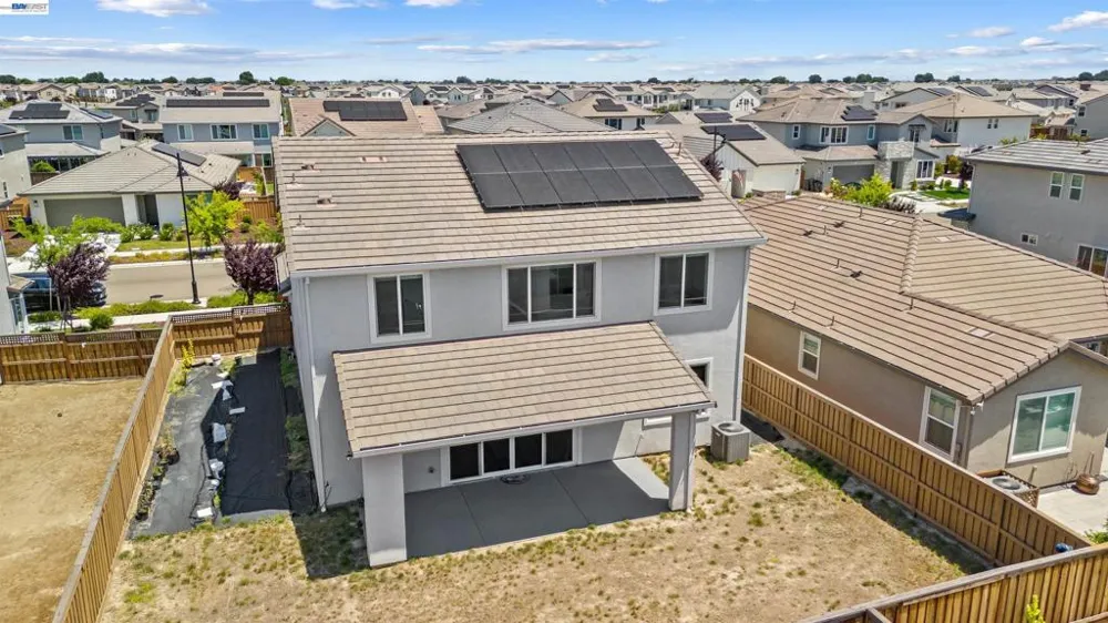 3482 Dobbins Ct Lathrop, CA 95330