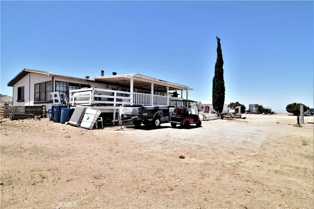 10140 Arrow Littlerock, CA 93543